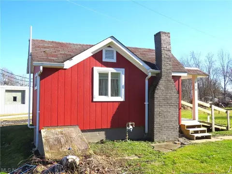618 Sterling Ave NW, Carrollton, OH 44615