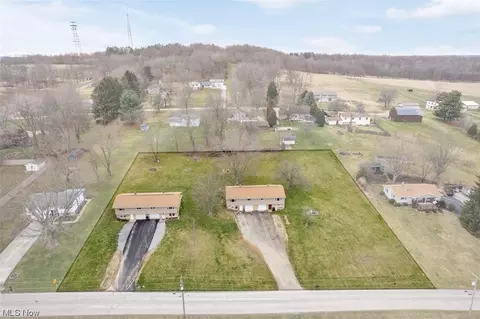 6491 Kemary Ave SW, Navarre, OH 44662