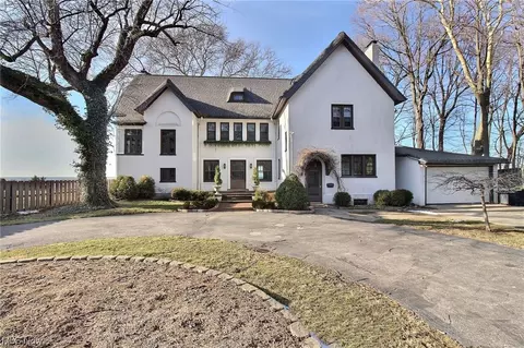 10311 Lake Shore Blvd, Bratenahl, OH 44108