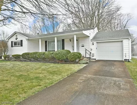 1066 N Ward, Girard, OH 44420