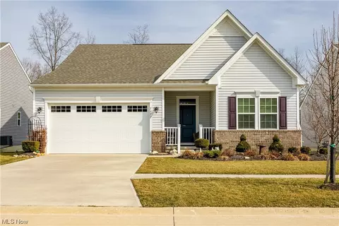 7477 Greenlawn Dr, North Ridgeville, OH 44039