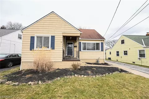 5122 Lucydale Ave, North Olmsted, OH 44070