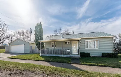 2424 Endrow Ave NE, Canton, OH 44705