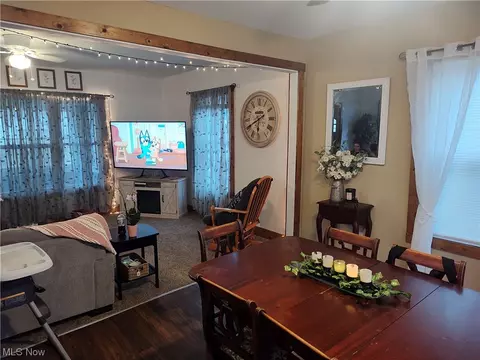 Living - 5924 Hillcrest Ave, Ashtabula, OH 44004 photo 1 of 12