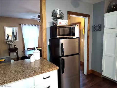 Kitchen - 5924 Hillcrest Ave, Ashtabula, OH 44004 photo 2 of 10