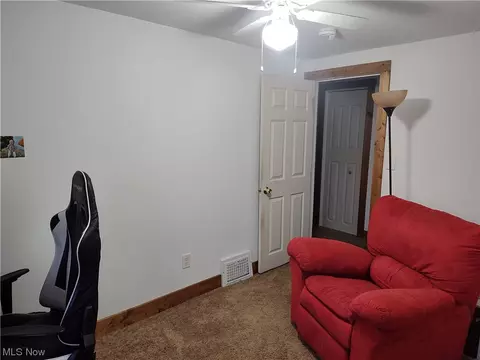 Bedroom - 5924 Hillcrest Ave, Ashtabula, OH 44004 photo 2 of 8