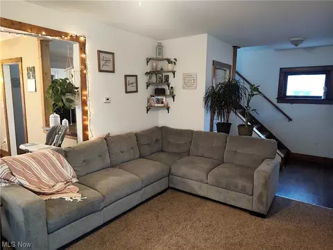 Living - 5924 Hillcrest Ave, Ashtabula, OH 44004 photo 8 of 12