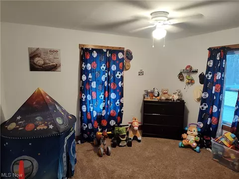 Bedroom - 5924 Hillcrest Ave, Ashtabula, OH 44004 photo 7 of 8
