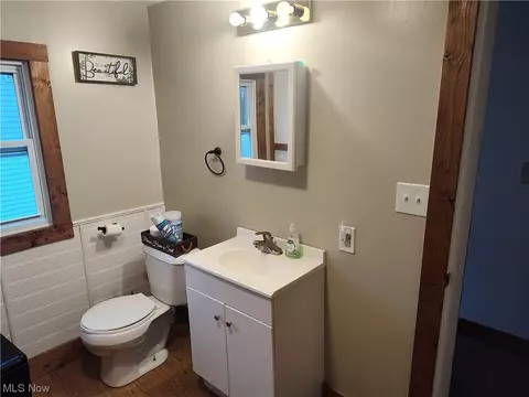 Bath - 5924 Hillcrest Ave, Ashtabula, OH 44004 photo 4 of 6