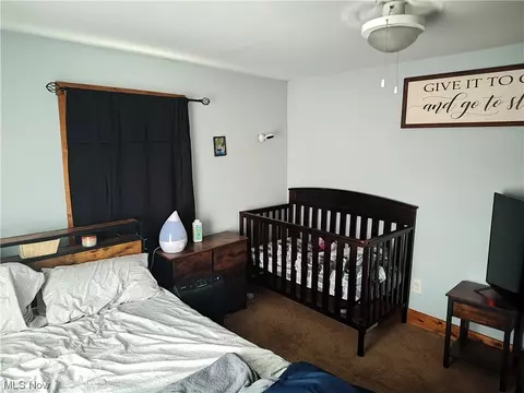 Bedroom - 5924 Hillcrest Ave, Ashtabula, OH 44004 photo 5 of 8