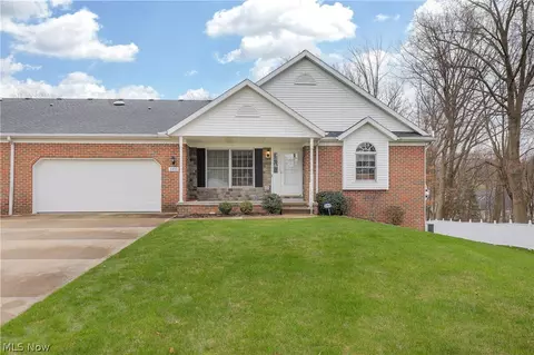 1492 Cove St NW, Uniontown, OH 44685
