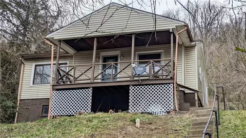 30 Oak, Bridgeport, OH 43912