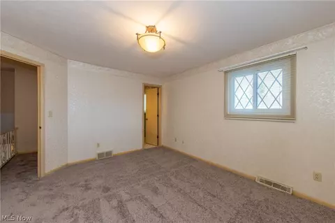 Bedroom - 6606 Copley Ave, Solon, OH 44139 photo 4 of 8