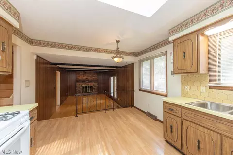 Kitchen - 6606 Copley Ave, Solon, OH 44139 photo 4 of 5