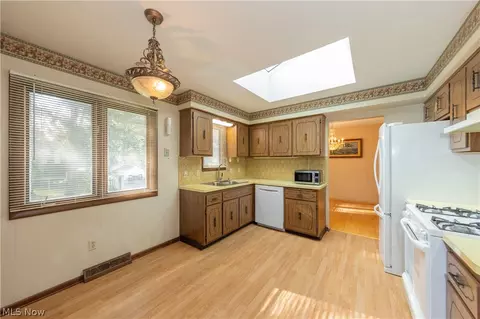 Kitchen - 6606 Copley Ave, Solon, OH 44139 photo 1 of 5