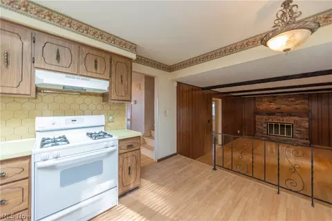 Kitchen - 6606 Copley Ave, Solon, OH 44139 photo 3 of 5