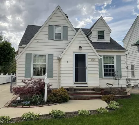 4242 W 62nd St, Cleveland, OH 44144