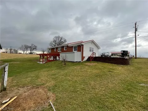 Exterior - 73797 Freeport Rd, Piedmont, OH 43983 photo 3 of 6
