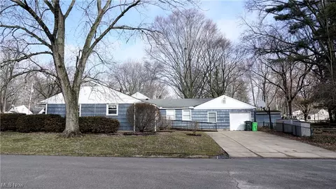 3455 Lakeview Blvd, Stow, OH 44224