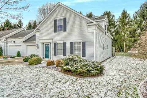 10192 Brighton Cir, Twinsburg, OH 44087