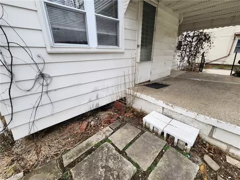 Exterior - 275 E 264th, Euclid, OH 44132 photo 6 of 8