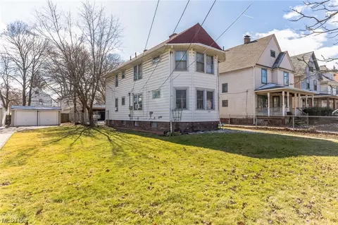 3325 Mapledale, Cleveland, OH 44109