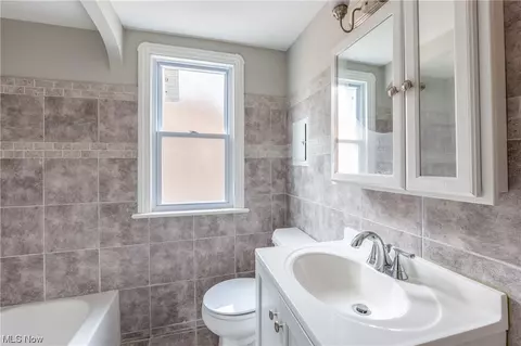 Bath - 7409 Brookside Dr, Brooklyn, OH 44144 photo 1 of 2