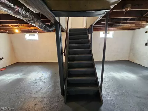 Entry Way - 2248 Hamilton Ave, Lorain, OH 44052 photo 6 of 6
