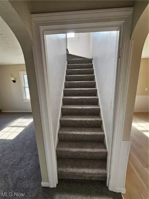 Entry Way - 2248 Hamilton Ave, Lorain, OH 44052 photo 3 of 6