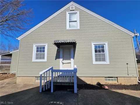 Exterior - 2248 Hamilton Ave, Lorain, OH 44052 photo 6 of 11