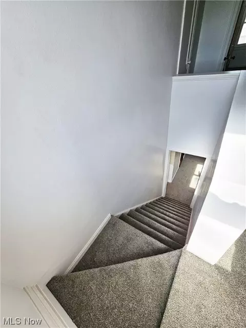 Entry Way - 2248 Hamilton Ave, Lorain, OH 44052 photo 5 of 6