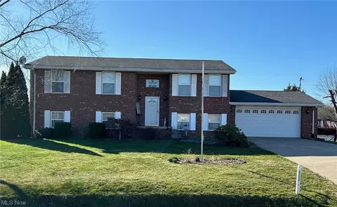 6225 Sandhill, Marietta, OH 45750
