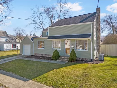110 Noble St W, East Canton, OH 44730