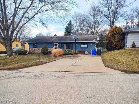 1056 Jones, Ravenna, OH 44266