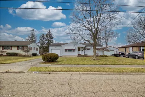 842 Bowman, Niles, OH 44446