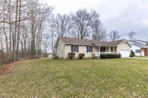 Exterior - 325 Hendrix Blvd, Lagrange, OH 44050 photo 8 of 11