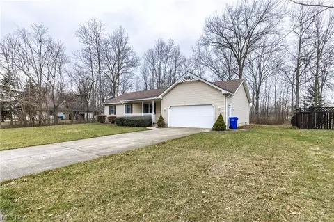 Exterior - 325 Hendrix Blvd, Lagrange, OH 44050 photo 7 of 11