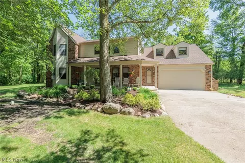 48260 Tina Ln, Amherst, OH 44001