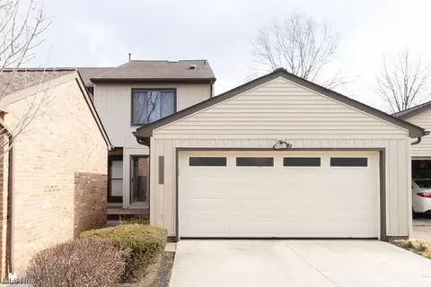 2409 Bunker #E, Willoughby, OH 44094