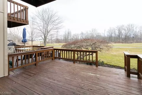 Exterior - 2409 Bunker #E, Willoughby, OH 44094 photo 4 of 6