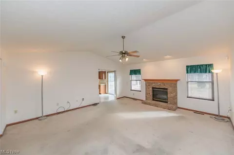 Living - 328 Kansas Ave, Elyria, OH 44035 photo 2 of 3