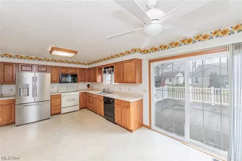Kitchen - 328 Kansas Ave, Elyria, OH 44035 photo 1 of 7