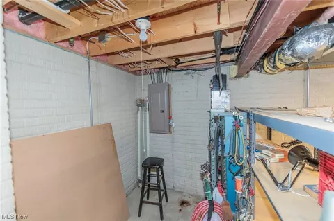 Exterior - 328 Kansas Ave, Elyria, OH 44035 photo 14 of 16