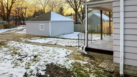 1124 Lake Ave, Elyria, OH 44035 photo 36