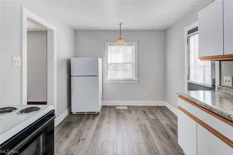 1124 Lake Ave, Elyria, OH 44035 photo 11