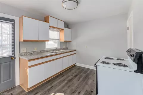 1124 Lake Ave, Elyria, OH 44035 photo 9