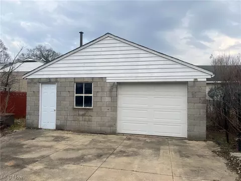 Exterior - 431 Delmar Ave, Akron, OH 44310 photo 4 of 5