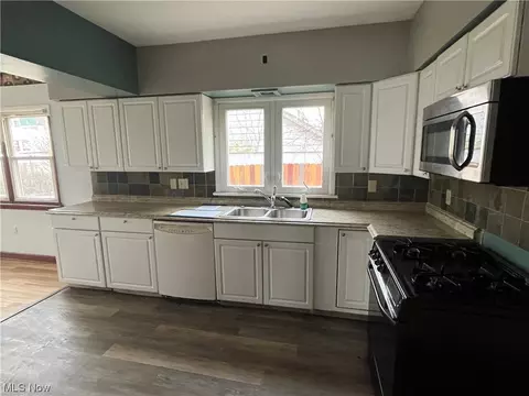 Kitchen - 431 Delmar Ave, Akron, OH 44310 photo 1 of 2