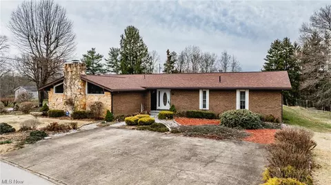 281 Meadow Ln, Parkersburg, WV 26101