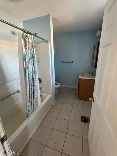 Bath - 4338 Maple, Richfield, OH 44286 photo 1 of 2